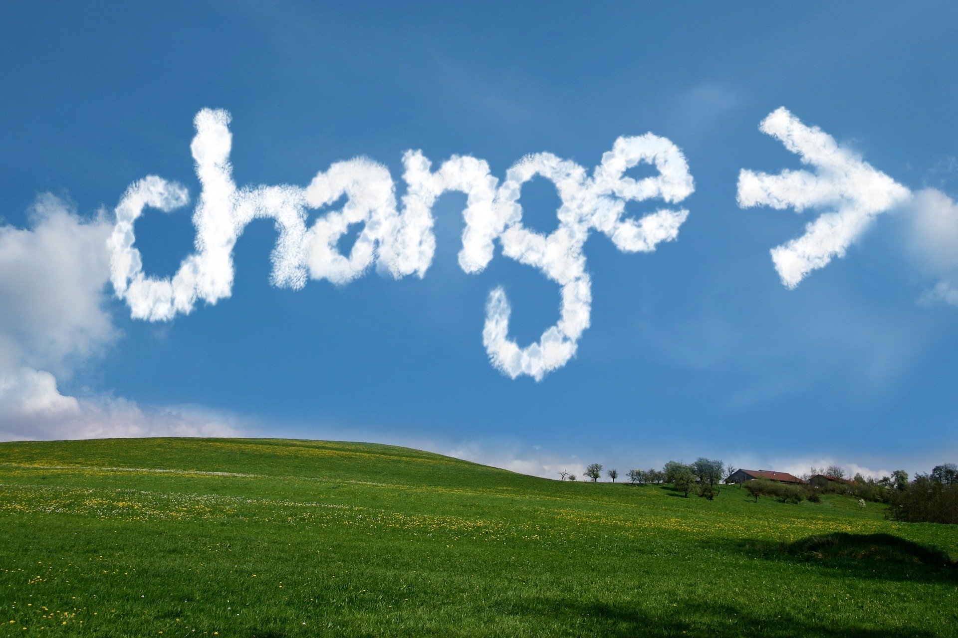 change blauer himmel mit grüner Landschaft